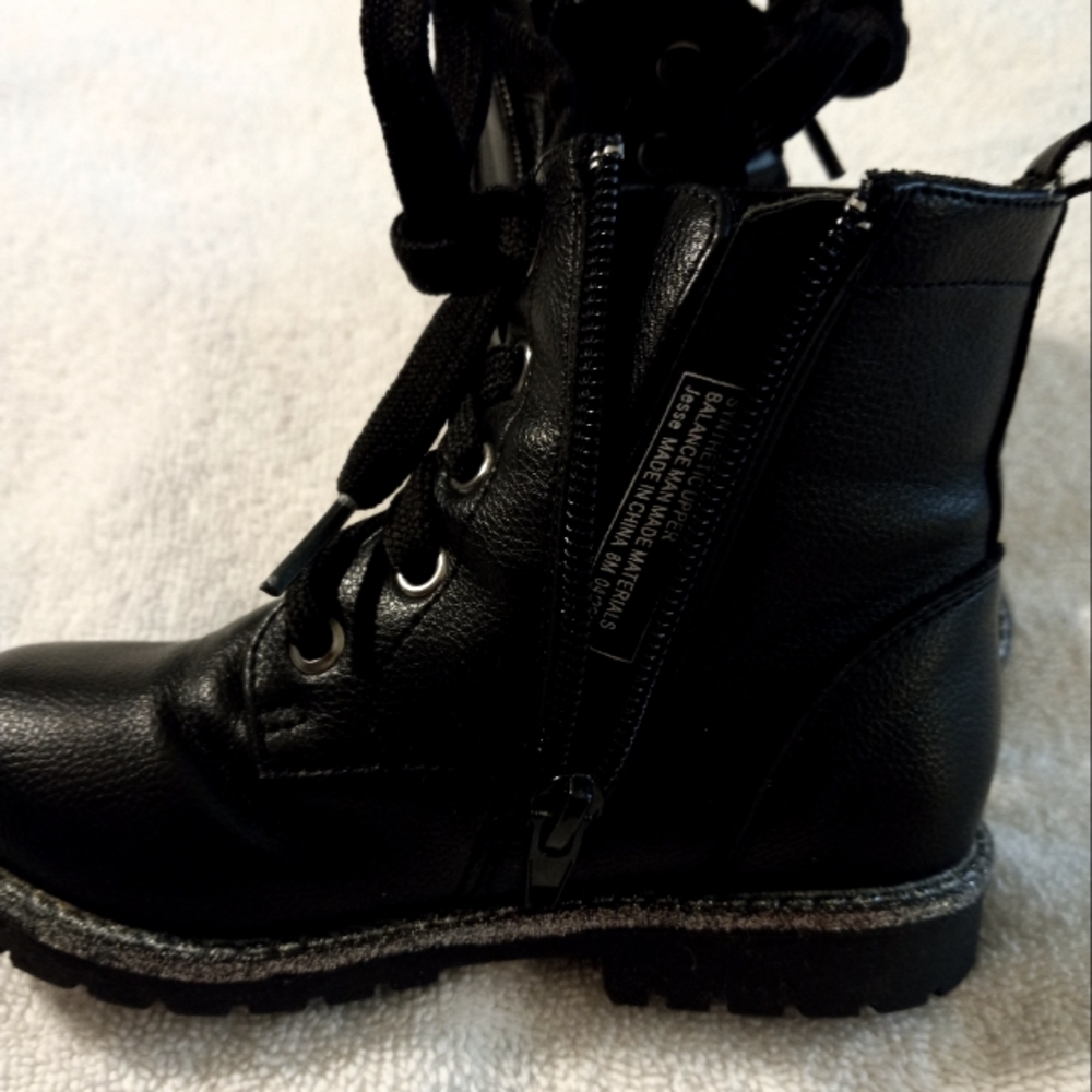 Girls black leather boots, sz 8
